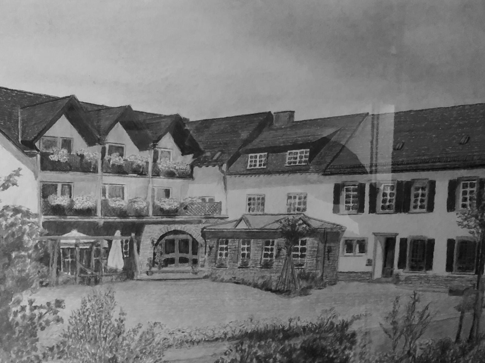 Potloodtekening van Landhaus Schend in Immerath met binnenplaats en ingang